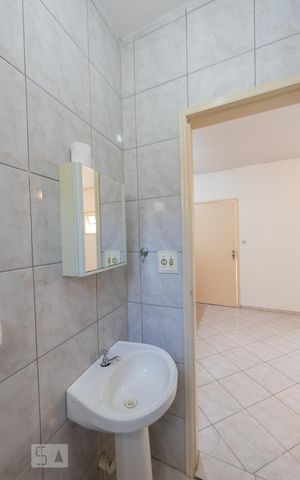 Casa para alugar com 55m², 2 quartos e sem vagaBanheiro Social