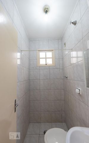 Casa para alugar com 55m², 2 quartos e sem vagaBanheiro Social