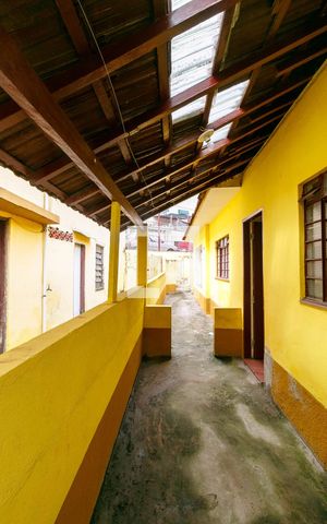 Casa à venda com 164m², 2 quartos e 3 vagas Casa à venda com 164m², 2 quartos e 3 vagasQuintal