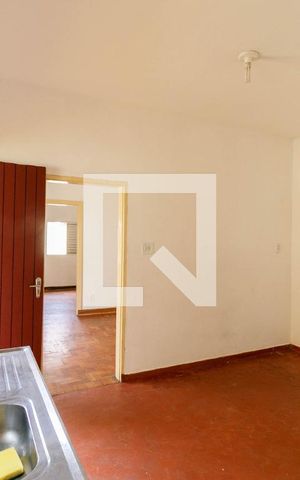 Casa à venda com 164m², 2 quartos e 3 vagas Casa à venda com 164m², 2 quartos e 3 vagasCozinha