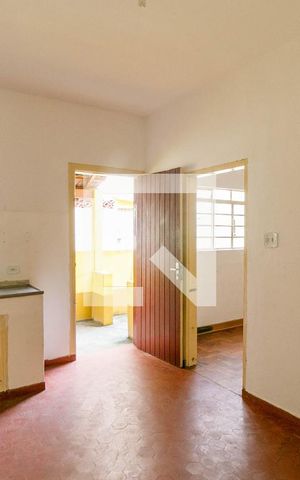 Casa à venda com 164m², 2 quartos e 3 vagas Casa à venda com 164m², 2 quartos e 3 vagasCozinha