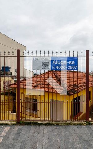 Casa à venda com 164m², 2 quartos e 3 vagas Casa à venda com 164m², 2 quartos e 3 vagasFachada