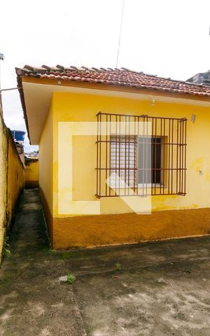 Casa à venda com 164m², 2 quartos e 3 vagas Casa à venda com 164m², 2 quartos e 3 vagasQuintal