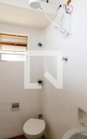 Casa à venda com 164m², 2 quartos e 3 vagas Casa à venda com 164m², 2 quartos e 3 vagasBanheiro