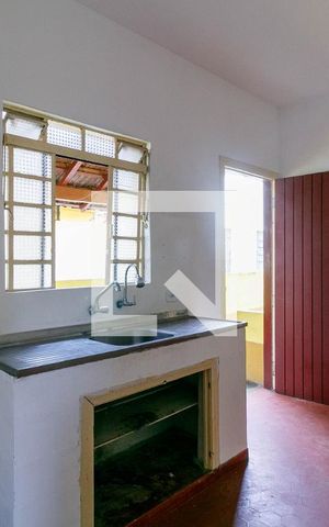 Casa à venda com 164m², 2 quartos e 3 vagas Casa à venda com 164m², 2 quartos e 3 vagasCozinha