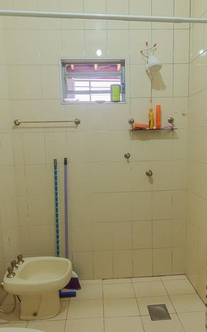 Casa à venda com 250m², 10 quartos e 1 vaga Casa à venda com 250m², 10 quartos e 1 vagaBanheiro da Suíte 2