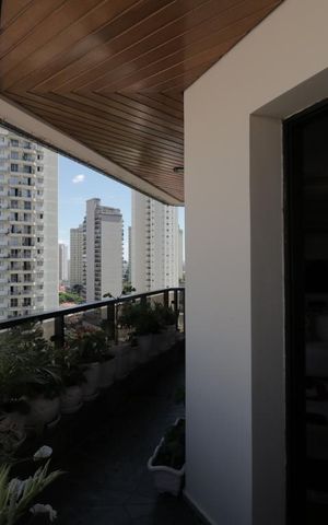 Apartamento à venda com 160m², 4 quartos e 3 vagasVaranda da Sala 