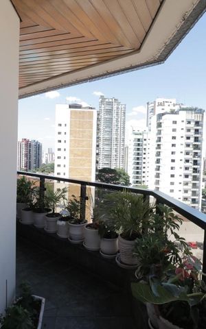 Apartamento à venda com 160m², 4 quartos e 3 vagasVaranda da Sala 