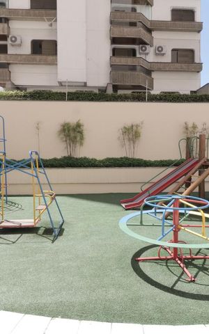 Apartamento à venda com 160m², 4 quartos e 3 vagasÁrea Comum - Playground