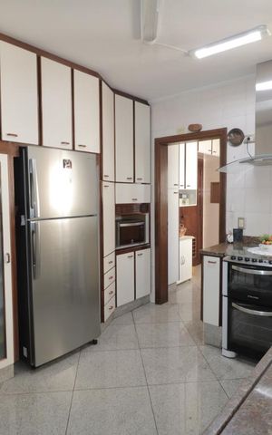 Apartamento à venda com 160m², 4 quartos e 3 vagasCozinha 
