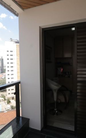 Apartamento à venda com 160m², 4 quartos e 3 vagasSacada do Quarto 1 e Suite 2