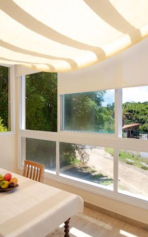 Casa de condomínio à venda com 400m², 4 quartos e 8 vagas Casa de condomínio à venda com 400m², 4 quartos e 8 vagasSalas