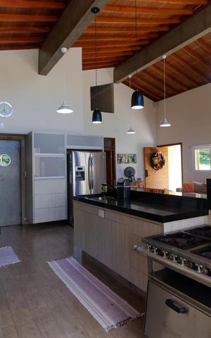 Casa de condomínio à venda com 400m², 4 quartos e 8 vagas Casa de condomínio à venda com 400m², 4 quartos e 8 vagasCozinha
