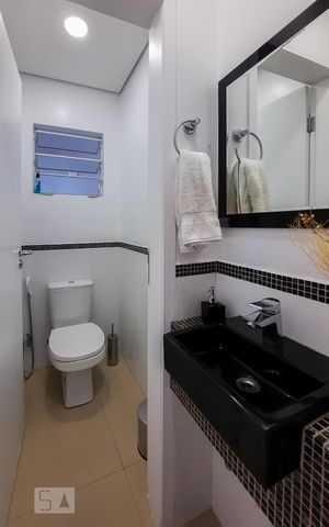 Casa à venda com 222m², 3 quartos e 3 vagas Casa à venda com 222m², 3 quartos e 3 vagasLavabo