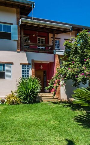 Casa à venda com 1074m², 5 quartos e NaN vagas Casa à venda com 1074m², 5 quartos e NaN vagasFachada