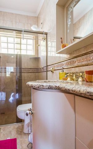 Casa à venda com 1074m², 5 quartos e NaN vagas Casa à venda com 1074m², 5 quartos e NaN vagasBanheiro da Suíte 3