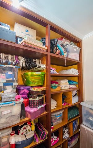 Casa à venda com 1074m², 5 quartos e NaN vagas Casa à venda com 1074m², 5 quartos e NaN vagasCloset da Quarto 2