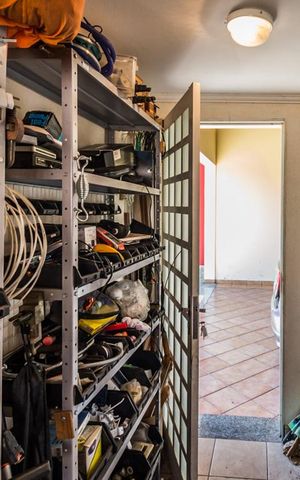 Casa à venda com 1074m², 5 quartos e NaN vagas Casa à venda com 1074m², 5 quartos e NaN vagasOficina