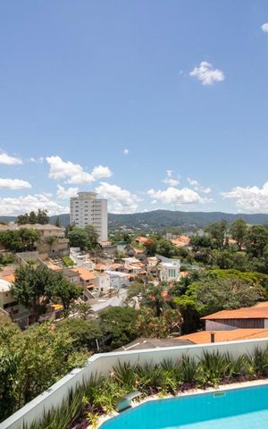 Casa à venda com 500m², 3 quartos e 6 vagas Casa à venda com 500m², 3 quartos e 6 vagasVista da Sacada