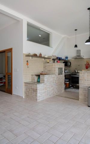 Casa à venda com 500m², 3 quartos e 6 vagas Casa à venda com 500m², 3 quartos e 6 vagasEspaço Gourmet