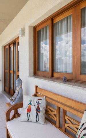 Casa à venda com 500m², 3 quartos e 6 vagas Casa à venda com 500m², 3 quartos e 6 vagasSacada da Sala