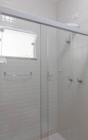 Casa à venda com 500m², 3 quartos e 6 vagas Casa à venda com 500m², 3 quartos e 6 vagasBanheiro da Piscina