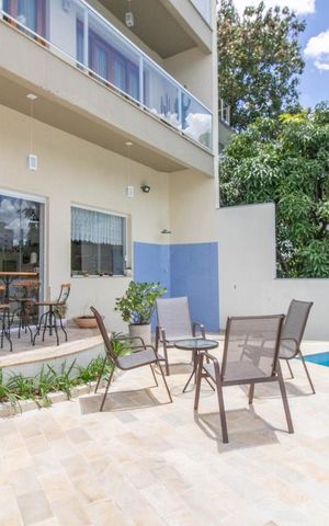 Casa à venda com 500m², 3 quartos e 6 vagas Casa à venda com 500m², 3 quartos e 6 vagasPiscina