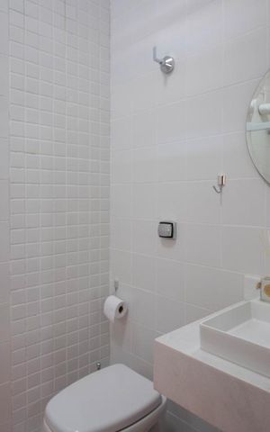 Casa à venda com 500m², 3 quartos e 6 vagas Casa à venda com 500m², 3 quartos e 6 vagasBanheiro da Piscina