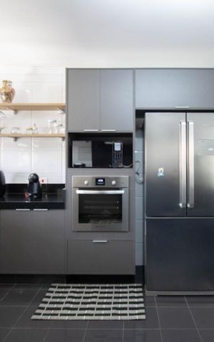 Casa à venda com 500m², 3 quartos e 6 vagas Casa à venda com 500m², 3 quartos e 6 vagasCozinha