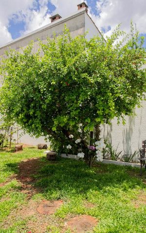 Casa à venda com 500m², 3 quartos e 6 vagas Casa à venda com 500m², 3 quartos e 6 vagasJardim