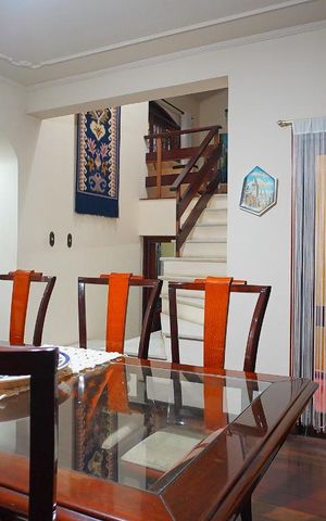 Casa à venda com 350m², 4 quartos e 4 vagasSala