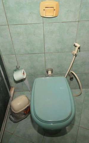 Casa à venda com 301m², 3 quartos e 6 vagasBanheiro da Suíte 1