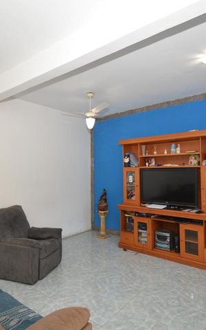 Casa à venda com 301m², 3 quartos e 6 vagasSala