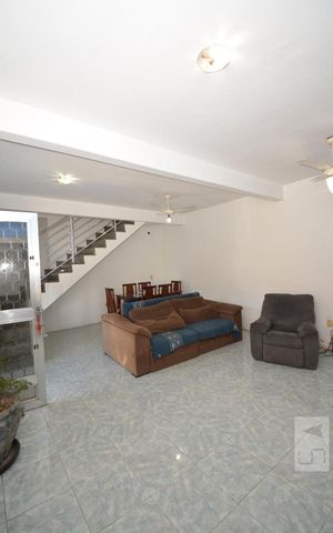Casa à venda com 301m², 3 quartos e 6 vagasSala