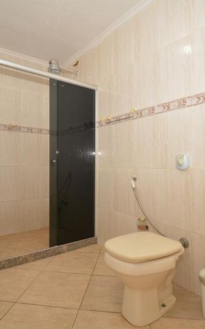 Casa à venda com 301m², 3 quartos e 6 vagasBanheiro Social