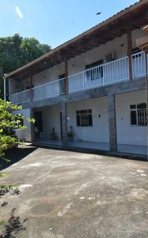 Casa à venda com 301m², 3 quartos e 6 vagasQuintal - Garagem