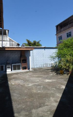 Casa à venda com 301m², 3 quartos e 6 vagasQuintal - Garagem