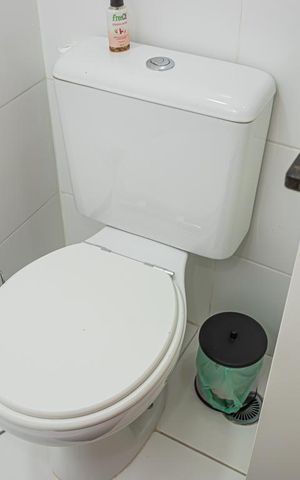 Apartamento à venda com 64m², 2 quartos e 2 vagas Apartamento à venda com 64m², 2 quartos e 2 vagasBanheiro