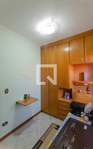 Casa à venda com 204m², 3 quartos e 5 vagas Casa à venda com 204m², 3 quartos e 5 vagasQuarto 1