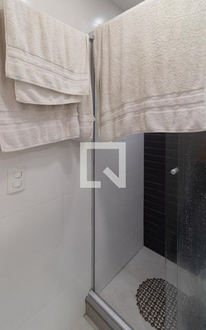 Apartamento à venda com 69m², 3 quartos e 2 vagas Apartamento à venda com 69m², 3 quartos e 2 vagasBanheiro da Suíte