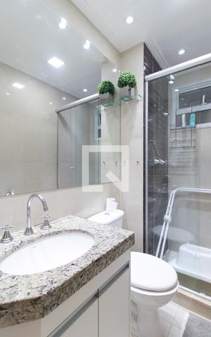 Apartamento à venda com 69m², 3 quartos e 2 vagas Apartamento à venda com 69m², 3 quartos e 2 vagasBanheiro Corredor