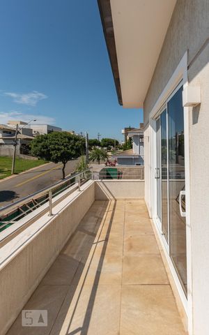 Casa de condomínio à venda com 400m², 5 quartos e 4 vagas Casa de condomínio à venda com 400m², 5 quartos e 4 vagasVaranda do Escritório