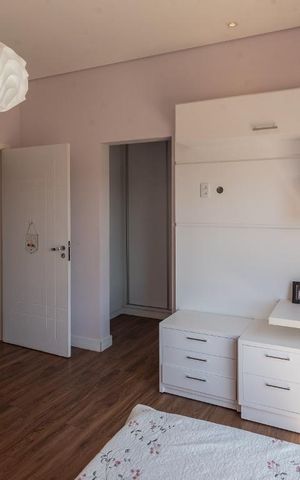 Casa de condomínio à venda com 400m², 5 quartos e 4 vagas Casa de condomínio à venda com 400m², 5 quartos e 4 vagasSuíte 2