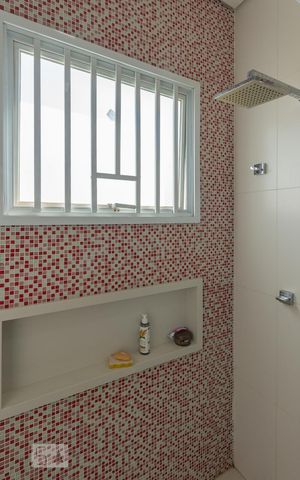 Casa de condomínio à venda com 400m², 5 quartos e 4 vagas Casa de condomínio à venda com 400m², 5 quartos e 4 vagasBanheiro da Suíte 3