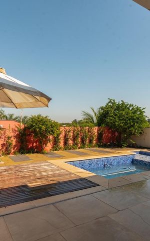 Casa de condomínio à venda com 400m², 5 quartos e 4 vagas Casa de condomínio à venda com 400m², 5 quartos e 4 vagasPiscina