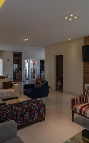 Casa de condomínio à venda com 400m², 5 quartos e 4 vagas Casa de condomínio à venda com 400m², 5 quartos e 4 vagasSala de Estar