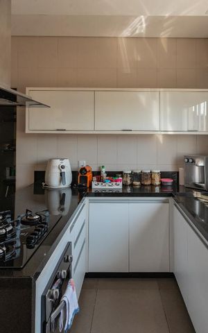 Casa de condomínio à venda com 400m², 5 quartos e 4 vagas Casa de condomínio à venda com 400m², 5 quartos e 4 vagasCozinha