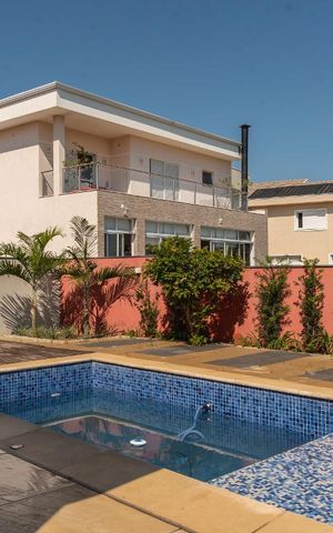 Casa de condomínio à venda com 400m², 5 quartos e 4 vagas Casa de condomínio à venda com 400m², 5 quartos e 4 vagasPiscina