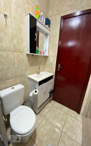 Casa à venda com 200m², 3 quartos e 1 vagaBanheiro