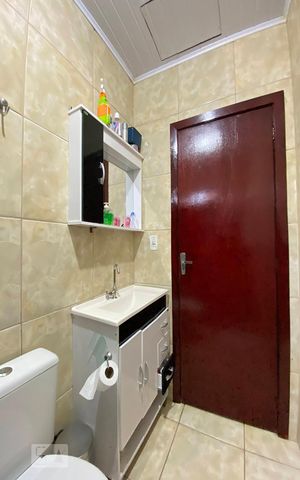 Casa à venda com 200m², 3 quartos e 1 vagaBanheiro